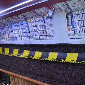 Doi cetățeni ucraineni cercetați pentru contrabandă și peste 19.200 de pachete cu țigări confiscate la frontiera de nord