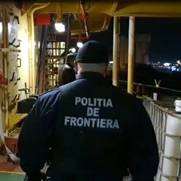 Șase pasageri clandestini, fără documente de călătorie, la bordul unei nave