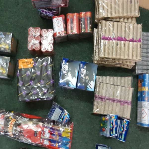 Materiale pirotehnice depistate în cadrul unei acţiuni punctuale, la frontieră