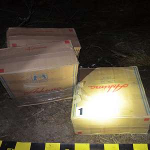 Aproximativ 38.500 de pachete cu țigări de contrabandă, confiscate la frontiera de nord a României