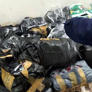 Doi turci şi un român au încercat să introducă ilegal în ţară aproximativ 1.000 articole susceptibile a fi contrafăcute