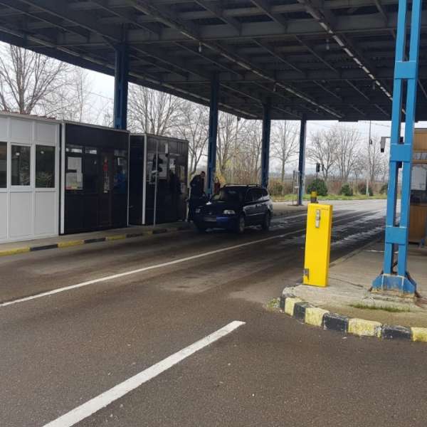 Ansamblu de vehicule fără drept de circulaţie, descoperit la controlul de frontieră