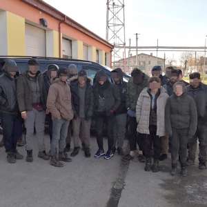 24 de cetăţeni din Irak şi Siria, călăuziţi de un cetăţean sârb, opriţi la frontiera cu Serbia