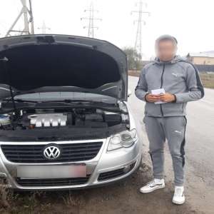 Depistat în trafic cu un autoturism neînmatriculat