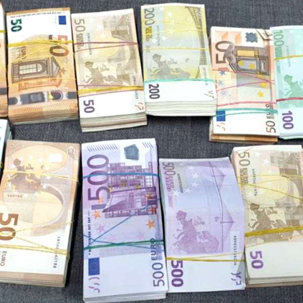 Peste 240.000 de euro descoperiţi de polițiștii de frontieră giurgiuveni, ascunşi pe corpul unui cetățean român