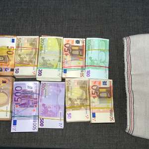 Peste 240.000 de euro descoperiţi de polițiștii de frontieră giurgiuveni, ascunşi pe corpul unui cetățean român