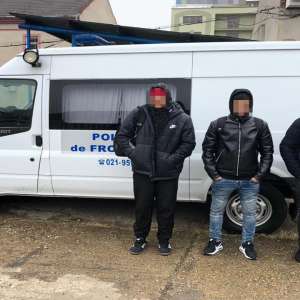 Trei sirieni și un libian, opriți din drumul ilegal spre vestul Europei