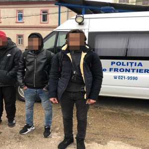 Trei sirieni și un libian, opriți din drumul ilegal spre vestul Europei