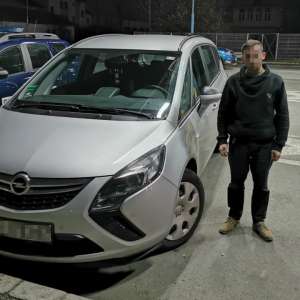  O călăuză sârbă şi şapte cetăţeni din India, Turcia şi Afganistan,  opriţi la frontiera cu Ungaria