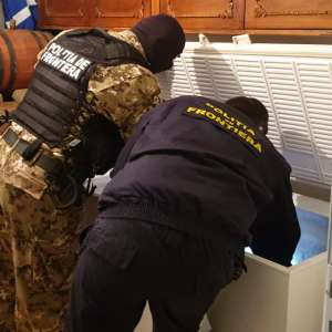 Perchiziţii domiciliare la persoane implicate în activităţi de braconaj piscicol