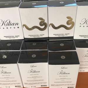 Textile, parfumuri şi încălţăminte susceptibile a fi contrafăcute, descoperite de polițiștii de frontieră giurgiuveni