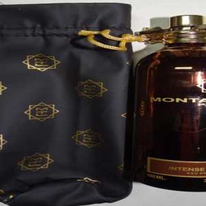 Sute de parfumuri susceptibile a fi contrafăcute, confiscate la P.T.F. Giurgiu