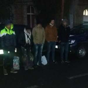 Opt cetăţeni din Irak, depistaţi în apropierea frontierei cu Ungaria