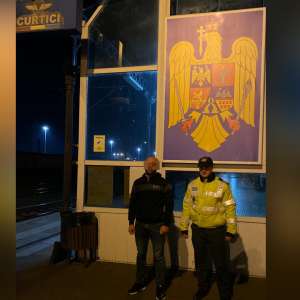 Cetăţean albanez depistat la PTF Curtici cu document grecesc fals
