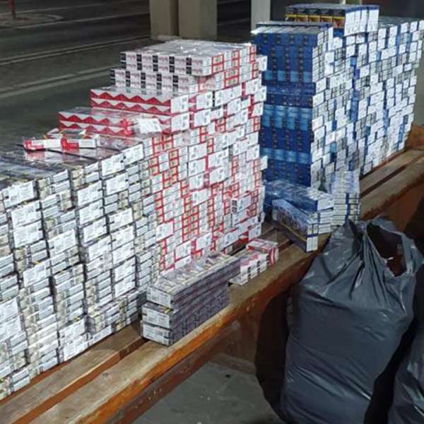 Ţigări, ascunse în bagaje, descoperite de poliţiştii de frontieră în P.T.F. Giurgiu