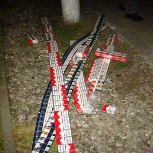 Microbuz confiscat în P.T.F. Siret  pentru transport de țigări