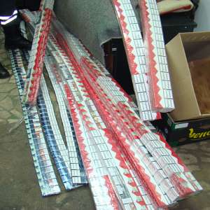 Microbuz confiscat în P.T.F. Siret  pentru transport de țigări