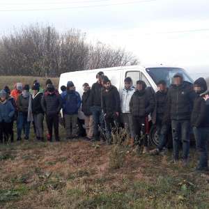 23 de cetăţeni din Irak, Iran, Siria şi Afganistan, călăuziţi de un cetăţean român, opriţi la frontiera cu Serbia