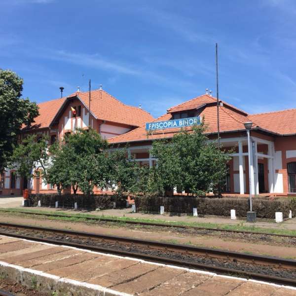 Trei urmăriţi general, depistaţi în punctele de frontieră  de la granița cu Ungaria