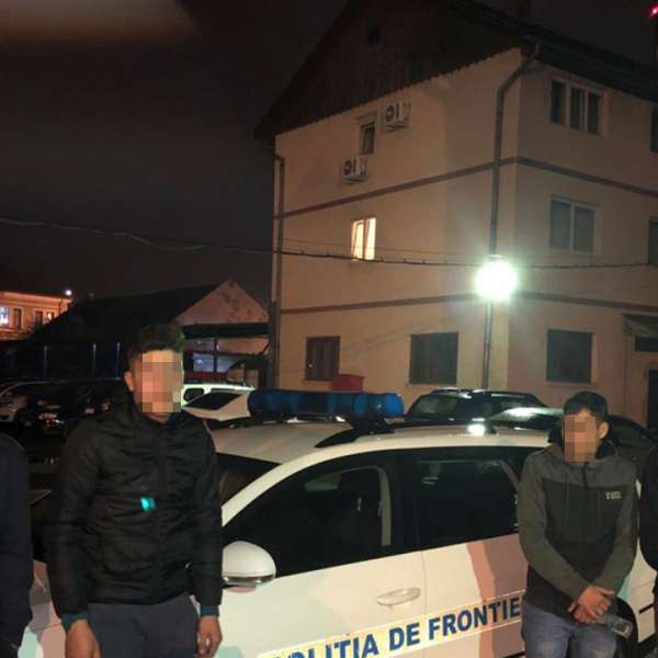 Trei cetăţeni algerieni şi unul libian, opriți din  drumul ilegal spre Ungaria