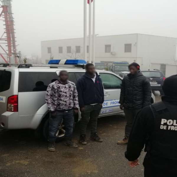 Cetăţeni străini depistaţi de poliţiştii de frontieră botoşăneni în cooperare cu grănicerii ucraineni