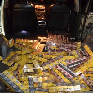 Peste 19.000 de pachete cu țigări de contrabandă, confiscate la frontiera de nord a României