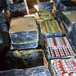 Peste 19.000 de pachete cu țigări de contrabandă, confiscate la frontiera de nord a României