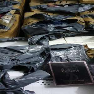 Doi cetățeni turci au încercat să introducă ilegal în ţară peste 2.000 articole susceptibile a fi contrafăcute