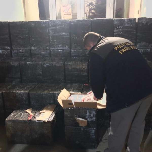 Peste 25.000 de pachete cu țigări de contrabandă, confiscate la frontiera de nord