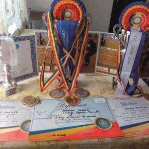 Cel mai bun câine poliţist din MAI execută misiuni cu poliţistul de frontieră Toader Koman la SPF Vişeu de Sus