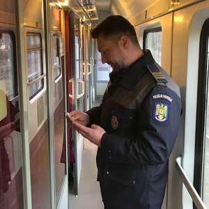 Cetățeni din Uzbekistan, Palestina şi India cu documente false, depistaţi la frontieră