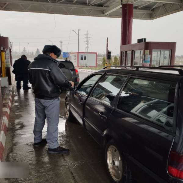 Permis de conducere fals descoperit la controlul de frontieră