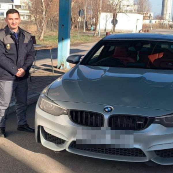 Autoturism în valoare de 50.000 de euro, căutat de autorităţile din Marea Britanie, descoperit la P.T.F. Turnu Măgurele