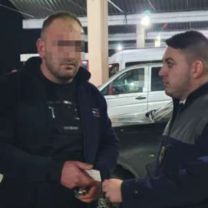 Cetăţean armean, care intenţiona să intre fraudulos în România, depistat la P.T.F. Giurgiu