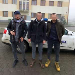 Trei cetăţeni din Kosovo, opriţi la frontiera de sud-vest