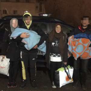 Două familii de sirieni, depistate în apropierea frontierei cu Ungaria