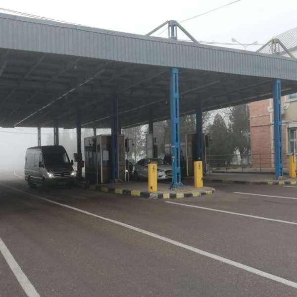 Tânăr cu permis fals de conducere descoperit la volan în Albiţa