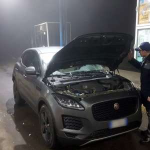 Autoturism în valoare de 200.000 lei, căutat de autorităţile din Italia, descoperit la controlul de frontieră
