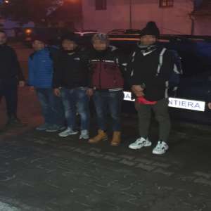 Opt tineri din Nepal, depistaţi de poliţiştii de frontieră din cadrul S.P.F. Jimbolia