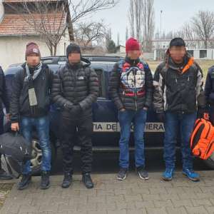 Opt tineri din Nepal, depistaţi de poliţiştii de frontieră din cadrul S.P.F. Jimbolia