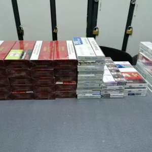 Țigări în valoare de 5.850 lei, confiscate dintr-o autoutilitară oprită în tra