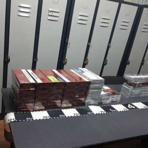 Țigări în valoare de 5.850 lei, confiscate dintr-o autoutilitară oprită în tra