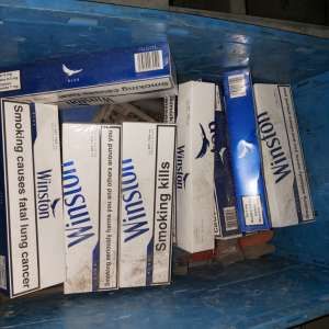 Ţigări de contrabandă ascunse în lada de scule, depistate la P.T.F. Stânca