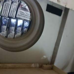 Autocar “capitonat” cu ţigări de contrabandă