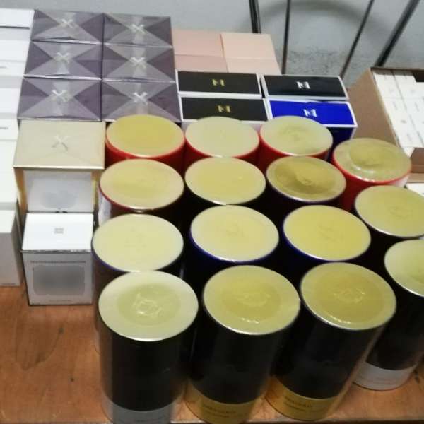 Parfumuri susceptibile a fi contrafăcute, confiscate în P.T.F. Vama Veche
