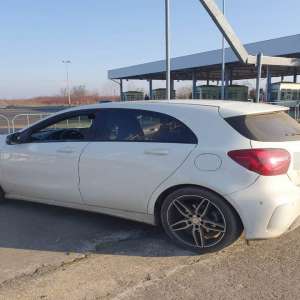 Două autoturisme căutate de autoritățile din Franța și Italia, descoperite în P.T.F. Petea