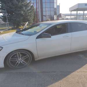 Două autoturisme căutate de autoritățile din Franța și Italia, descoperite în P.T.F. Petea