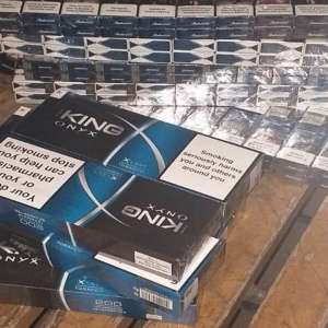 Ţigări de contrabandă ascunse în microbuze, descoperite la PTF Stânca