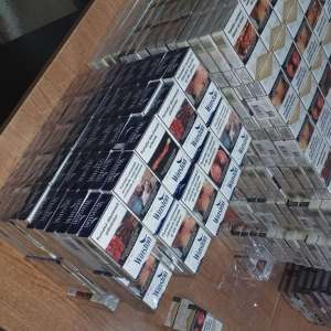 Ţigări de contrabandă ascunse în microbuze, descoperite la PTF Stânca