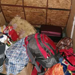 Cinci cetăţeni din India, depistați ascunşi într-o autoutilitară la P.T.F. Nădlac II